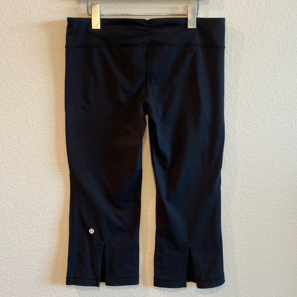 Lululemon Women's Throwback Gather and Crow Crop 21" Split Hem Yoga Leggings 10 - Picture 2 of 9